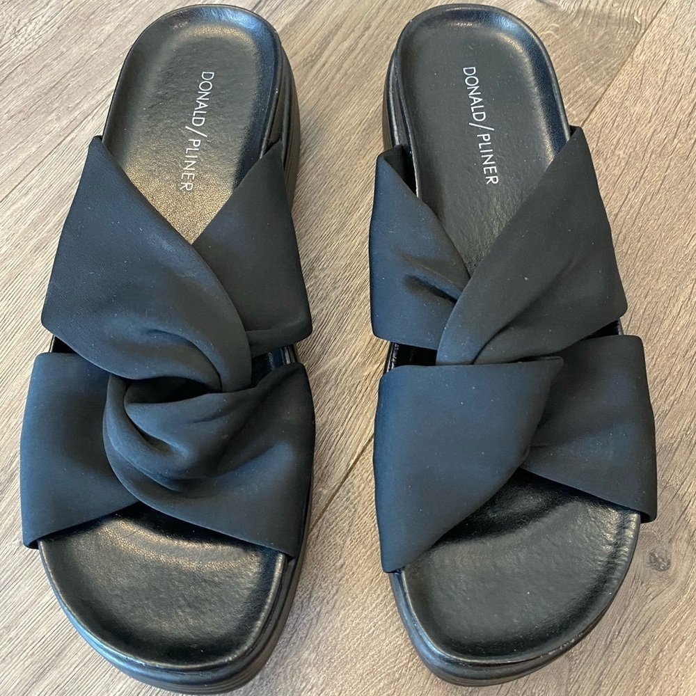 Donald Pliner Black Platform Sandals Size 8.5